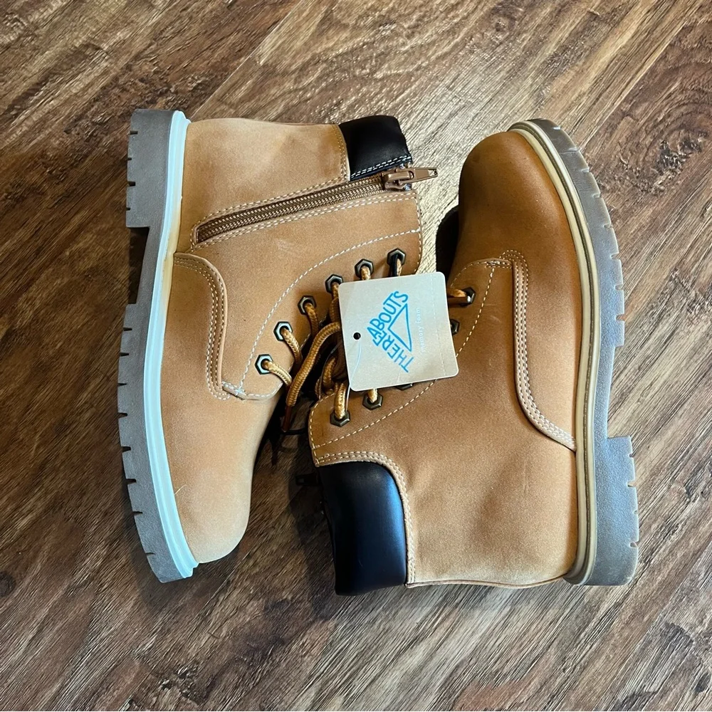 Thereabouts Luke Flat Heel Hiking Boots - Picture 3 of 6
